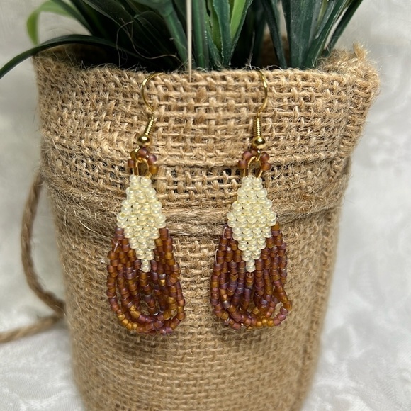 NEW - Boho Chic Hand Crafted Beaded Earrings - Picture 1 of 5